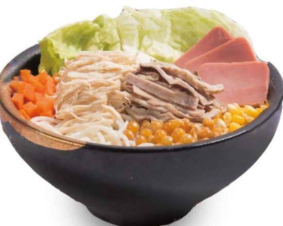 藥膳豬肚雞米線 Pork Stomach Chicken Rice Noodle Soup